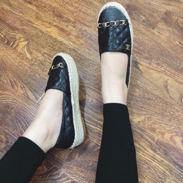 Giày slip on đế cói