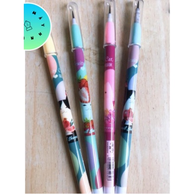 1 cái bút chì khúc hàng đẹp hoạ tiết xinh