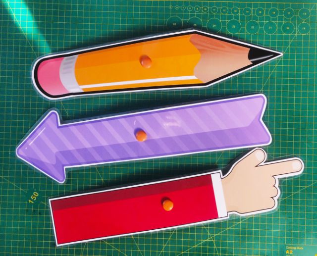 Mũi tên quay gắn bảng từ