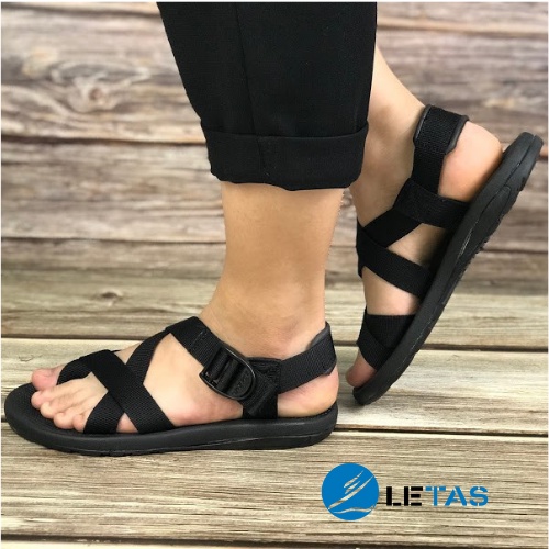 Sandal Unisex Quai Chéo Xỏ Ngón Letas LNV65 - Đen