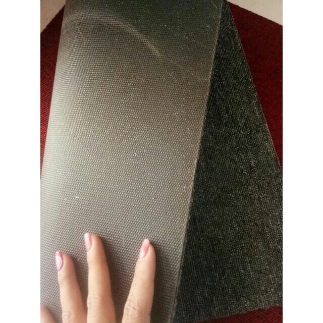 Combo 20 thảm nỉ ghép đế cao su không có răng cưa 50cm x 50cm