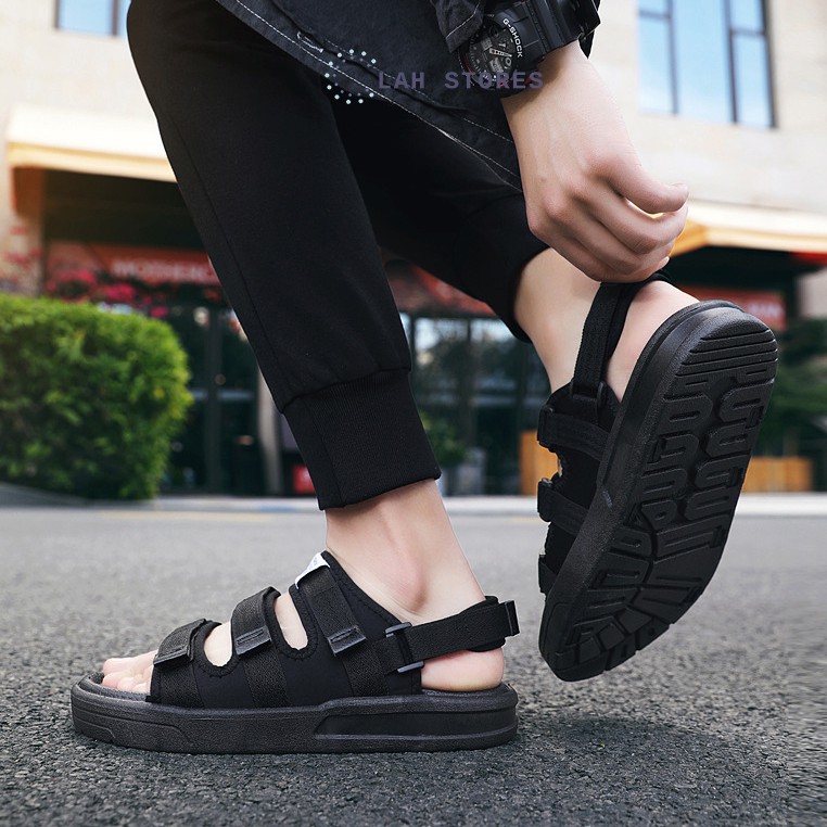 Giày sandal nam 3 quai. Quai hậu rời biến thành dép lê trong 1 nốt nhạc. Size từ 35 đến 43. Bốn màu sắc tha hồ lựa chọn.