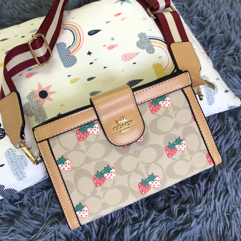 Thanh lý Túi coac dâu tây size 20 fom dáng cực đẹp