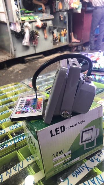 Pha led 10w 7 mầu