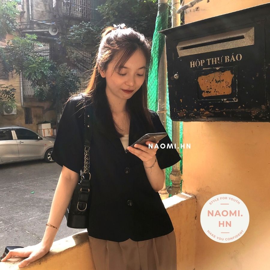 Blazer ngắn tay mặc hè chất thích form croptop rộng Hàn Quốc túi chéo. Áo cổ vest croptop cộc tay túi chéo nhiều màu | BigBuy360 - bigbuy360.vn