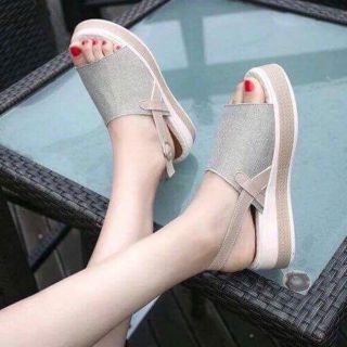 Sandal đế bánh mì thời trang