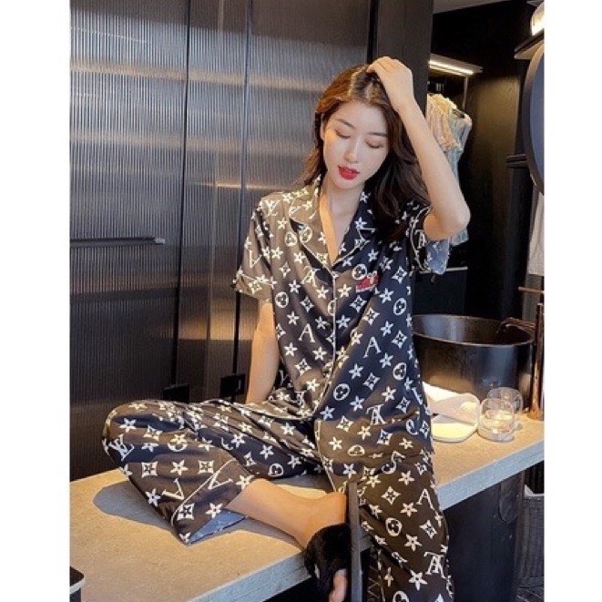 Set Bộ Pijama Nữ Cộc Tay Siêu Hot Đồ Bộ Pijama LV Đại Nam Nữ Mặc Bộ Đồ Ngủ Nam Nữ Lụa Siêu Xinh T5