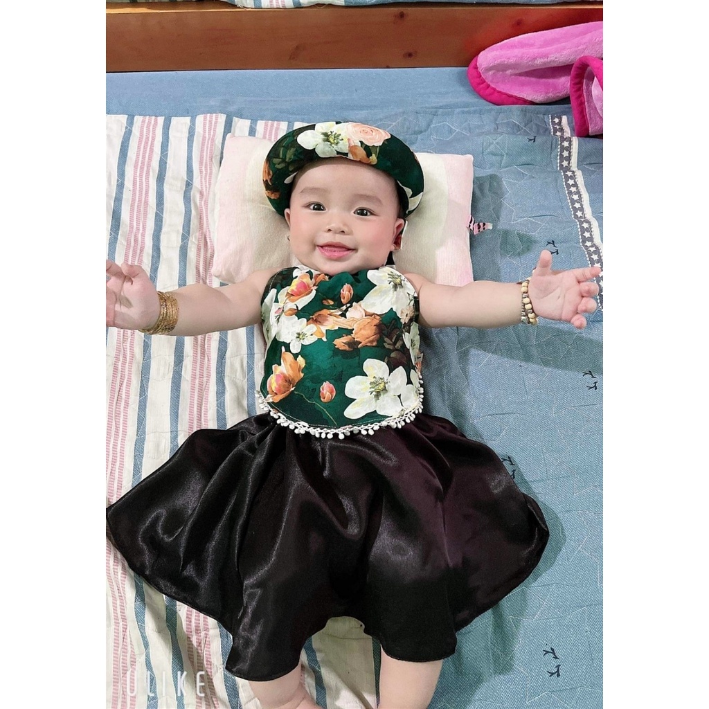 Yếm Đào Yếm Lụa Màu Nâu chân váy đen  cho bé gái bé sơ sinh từ 1 -7 tuổi