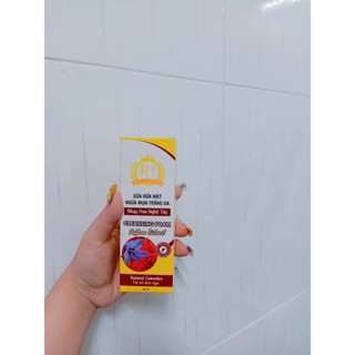 Sữa rửa mặt ngừa mụn nhụy hoa nghệ tây