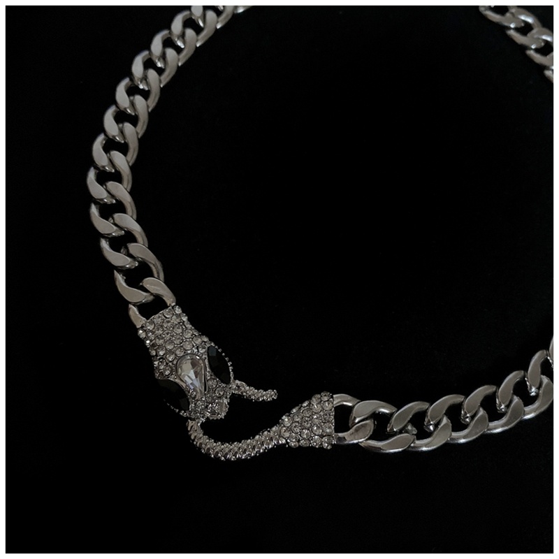 Vòng cổ Hình Rắn Đính Đá Sang Trọng Quyến Rũ