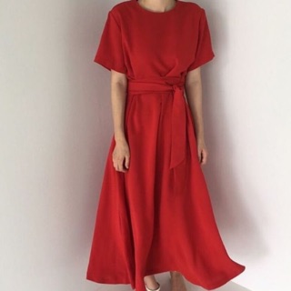 Đầm đỏ buộc dây eo dáng xoè