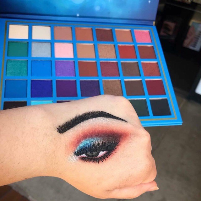 Bảng màu mắt 35 ô Beauty Creation Elsa | BigBuy360 - bigbuy360.vn