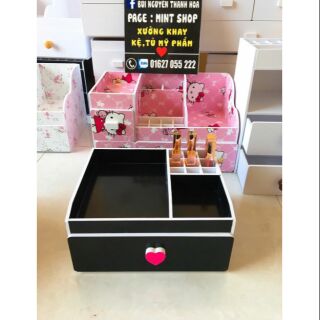 Tủ đựng mỹ phẩm mini đen tay cầm tim hồng