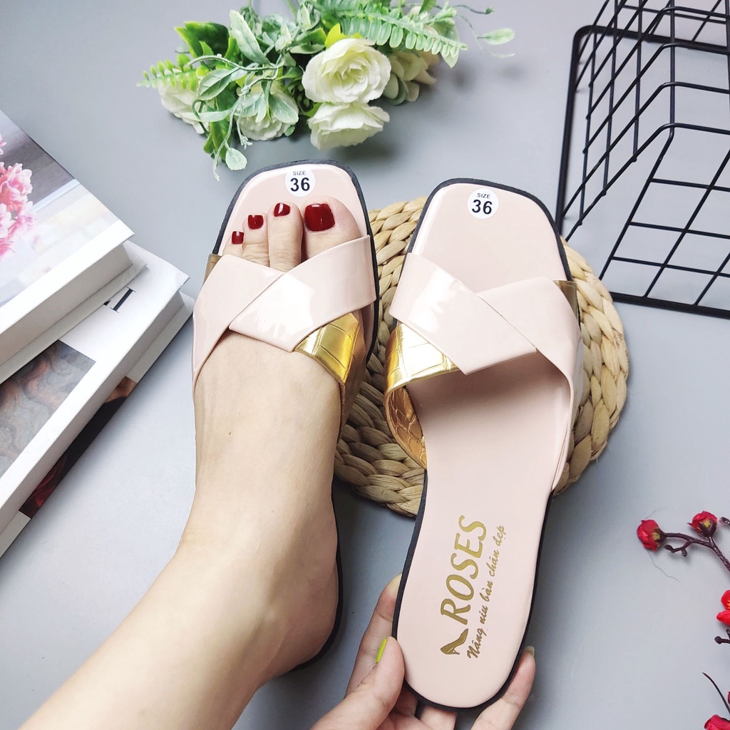 Dép đi biển thời trang quai chéo màu vàng phong cách trẻ trung