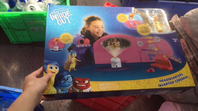 Phòng chiếu phim Inside Out Headquarters Playset