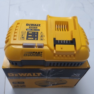 Bộ sạc pin đa năng dewalt dcb118-kr