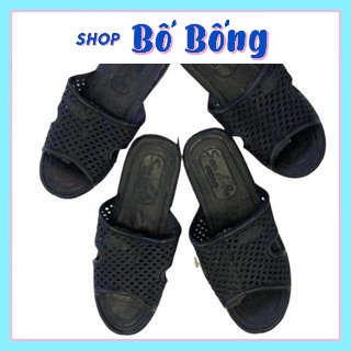 Dép tổ ong đen huyền thoại đi trong nhà tắm