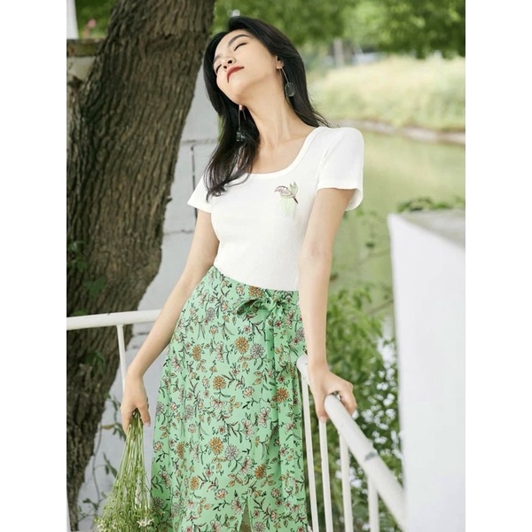 CHÂN VÁY MIDI XANH HOẠ TIẾT XẺ 1 BÊN