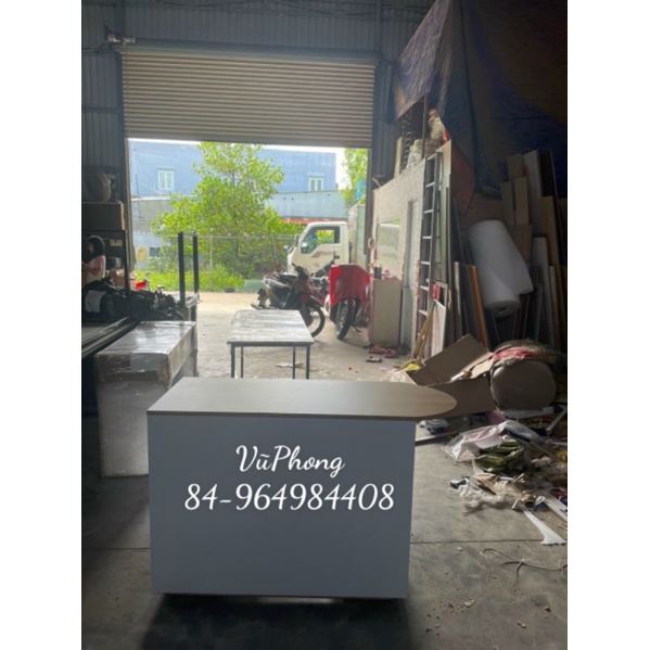 Bàn lễ tân bo cong dài 1m2 nhỏ gọn