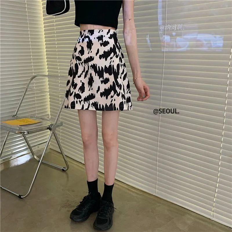 Chân Váy Chữ A Lưng Cao In Họa Tiết Graffiti Cá Tính | BigBuy360 - bigbuy360.vn