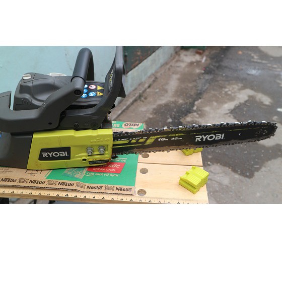 Cưa xích xăng 2 thì Ryobi 46CC lam 400mm