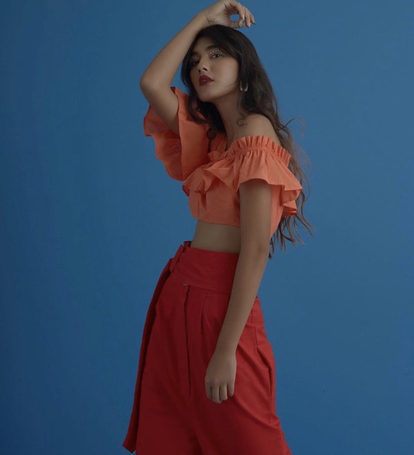 WINDY TOP - Áo lệch vai màu cam của Cíu