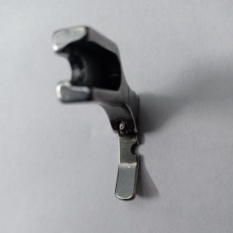 Chân vịt máy may 1 kim nửa tra khoá P36N