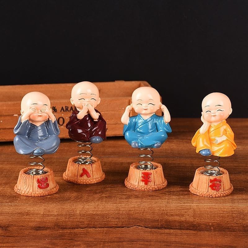 Chú tiểu tứ đại giai không đế lò xo gắn ô tô, đặt bàn làm việc, tiểu cảnh trang trí nhà cửa- Go Home