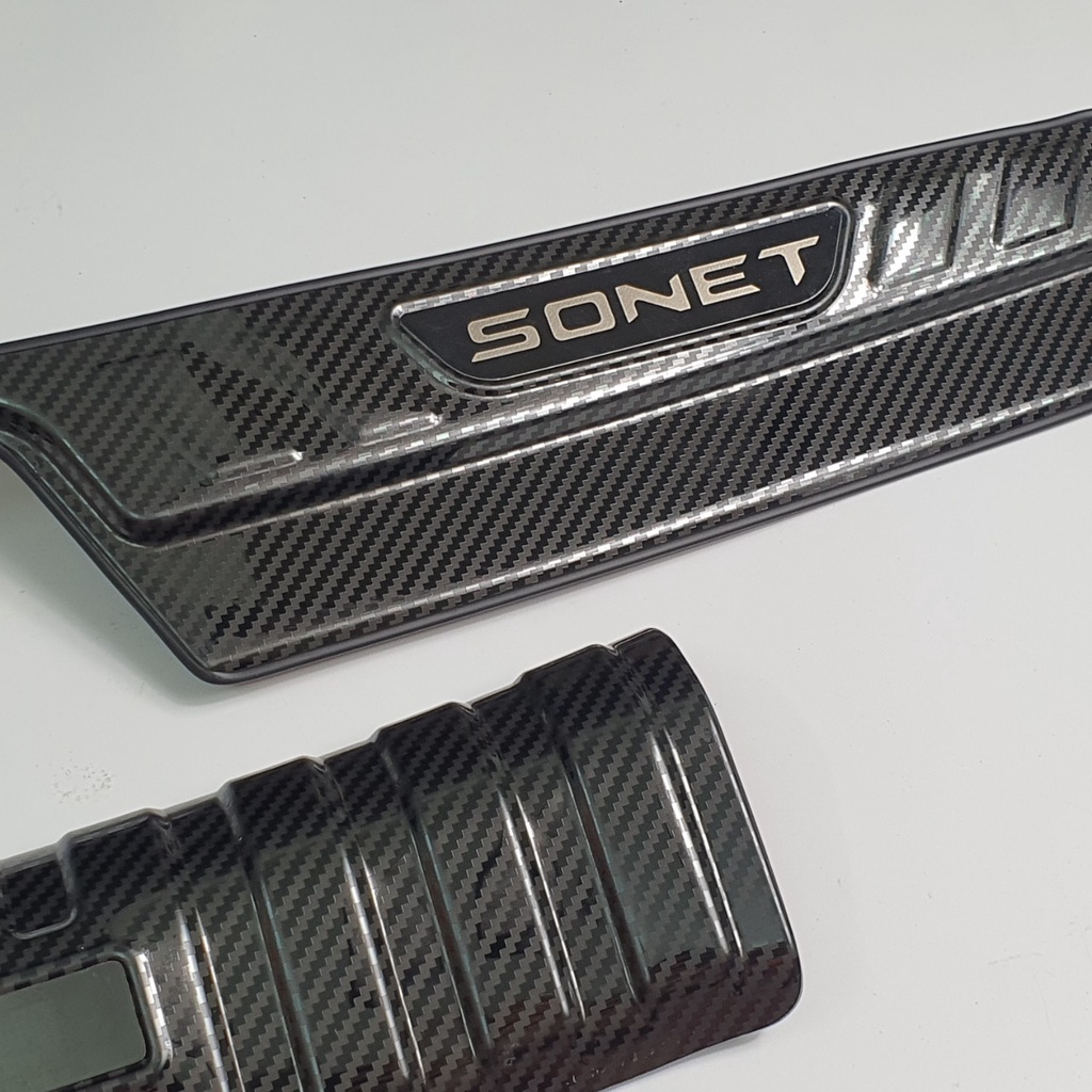Ốp Chống trầy cốp trong, ngoài CARBON xe Kia Sonet 2021-2022 vân CACBON cao cấp