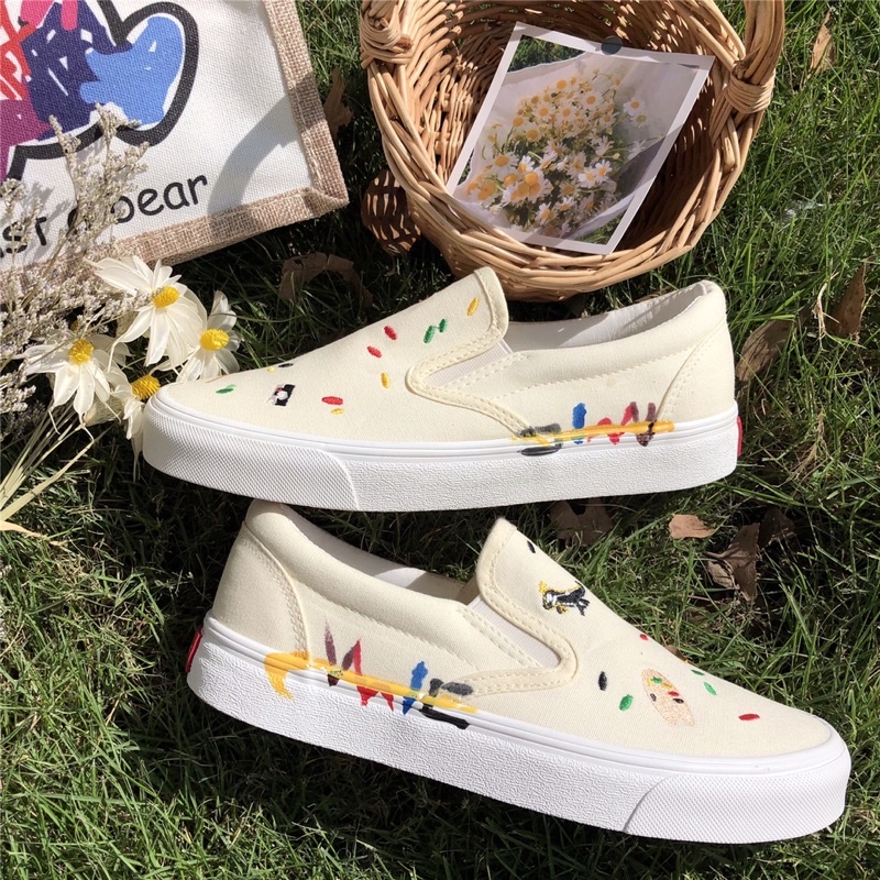 Có sẵn- Giày vải lười slip on màu  KEM thêu hình siêu dễ thương