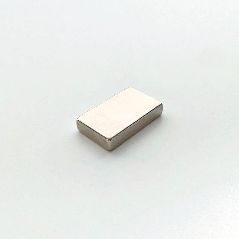 Nam châm chữ nhật 25x15x5mm loại nam châm đất hiếm N35