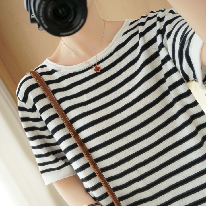 Áo thun tay ngắn cổ tròn dáng rộng chất liệu cotton lanh dáng rộng cho nữ