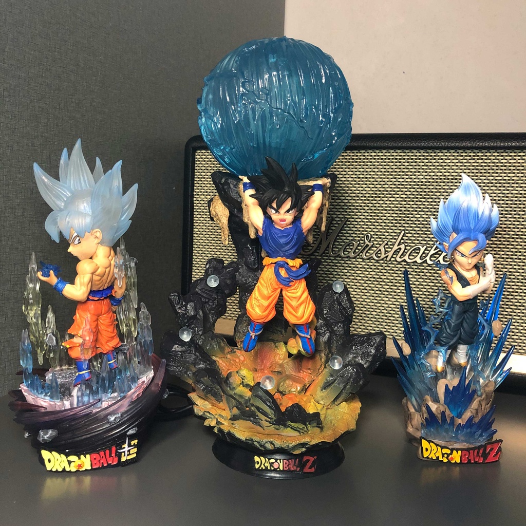 Mô hình Son Goku nâng cầu 25 cm có LED