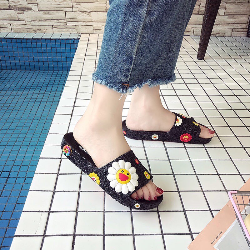 Dép quai ngang họa tiết hoa kaikai kiki mặt trời 2020 đúc nguyên khối | BigBuy360 - bigbuy360.vn