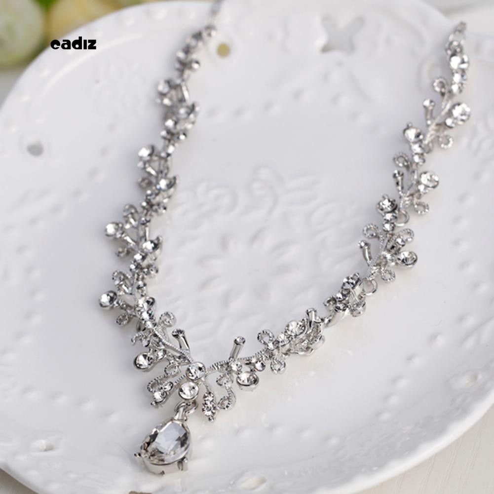 Bộ dây chuyền + bông tai hình giọt nước đính đá sang trọng