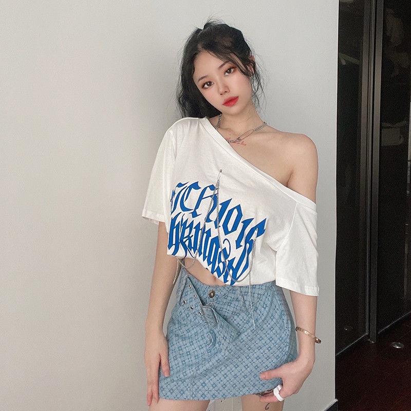 Áo thun COZOKC ngắn tay trễ vai dáng rộng phối dây xích thời trang gợi cảm