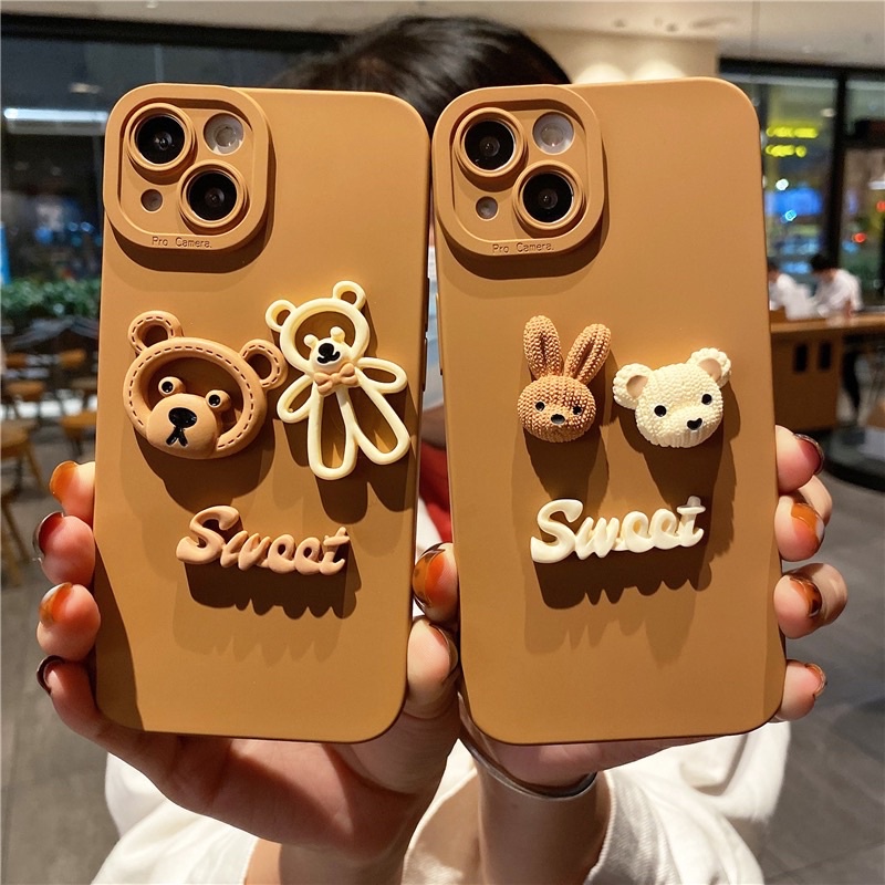 ỐP LƯNG IPHONE SILICON VIỀN VUÔNG BẢO VỆ CAMERA CHỐNG BẨN HOẠ TIẾT GẤU NỔI SWEET dành cho iphone