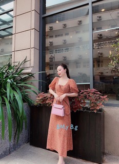 Váy hoa cổ vuông
