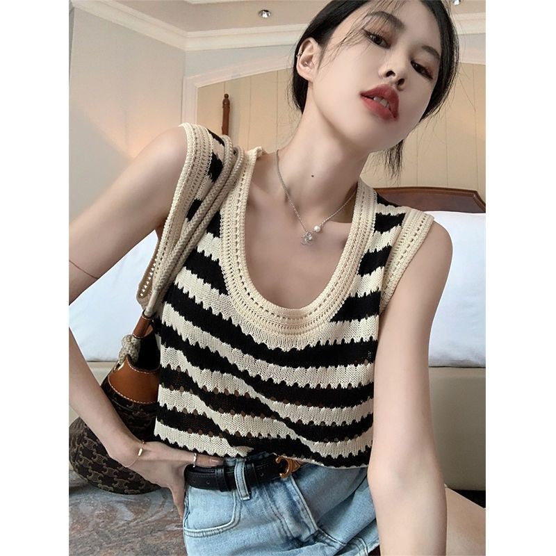 Áo Lửng Nữ Cộc Tay Cổ Tròn Form Rộng Thời Trang Hàn