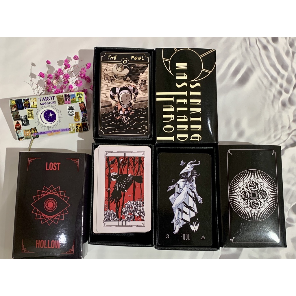 Bộ bài Wayward Dark Tarot size 12 x 7 cm