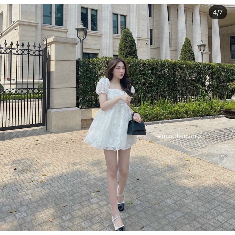 Set hoa nổi áo bẹt vai short xinh