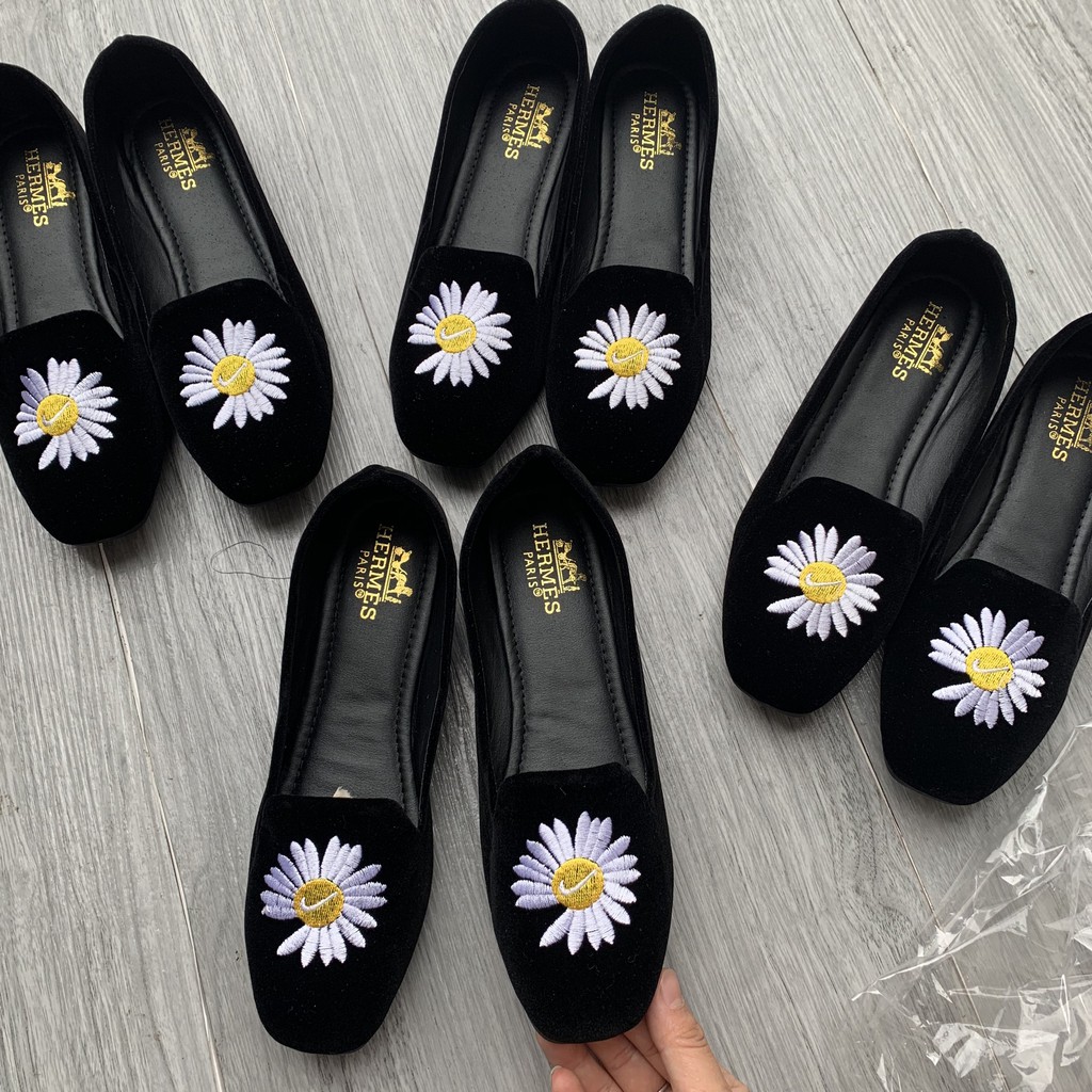 Giày nữ đế bệt búp bê thêu hình hoa cúc sang trọng giá rẻ | BigBuy360 - bigbuy360.vn