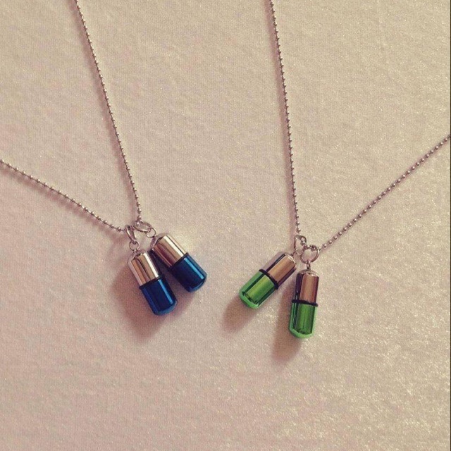 Dây chuyền inox chuỗi bi tròn phối mặt hình viên thuốc chữ thập không gỉ