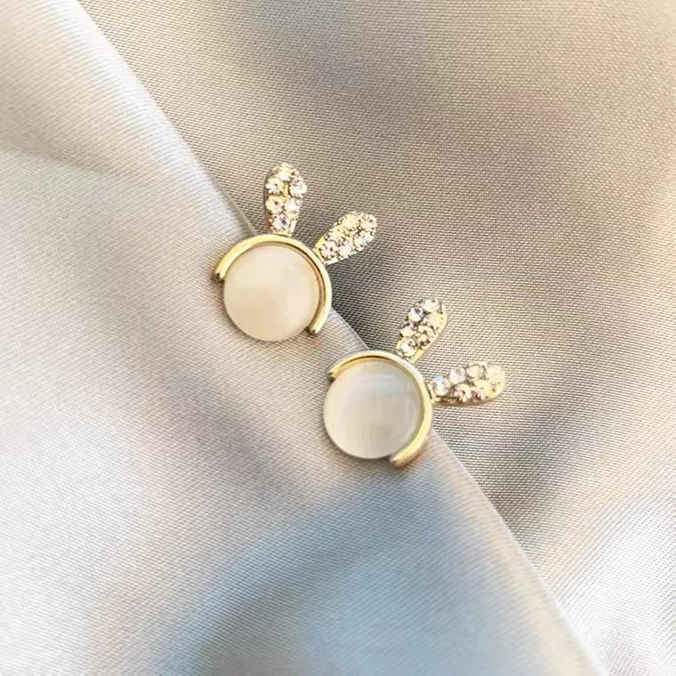 Đôi Bông Tai Hình Chú Thỏ Đính Đá Opal Dễ Thương Cho Nữ s925