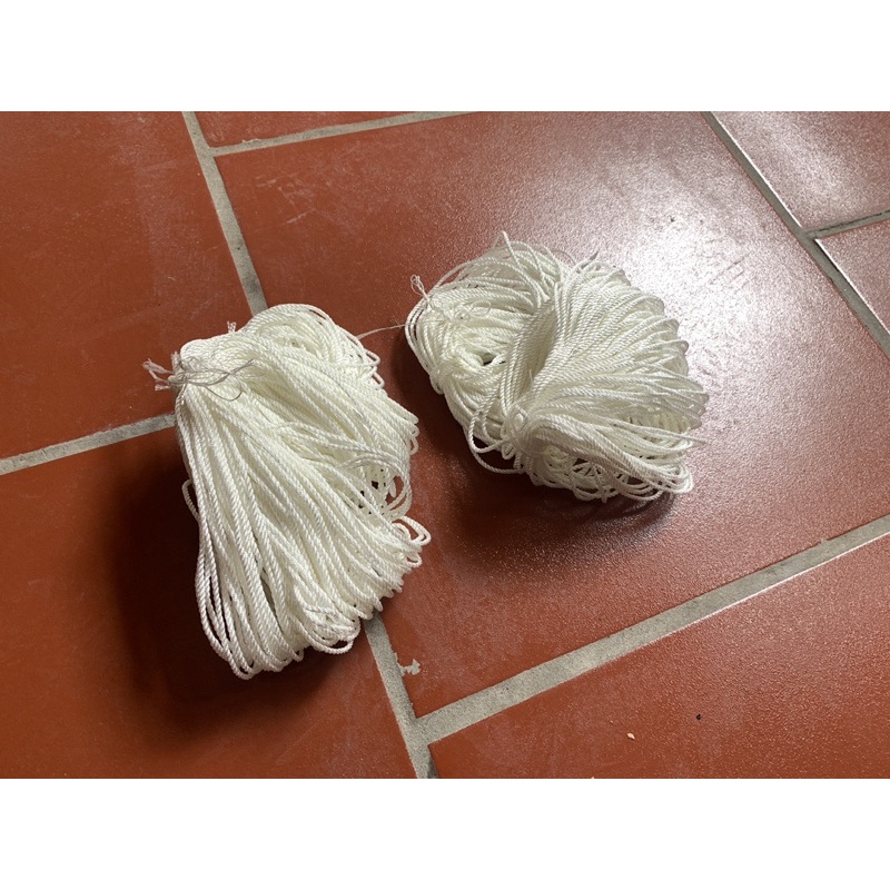 Dây dù chạy viền biển số