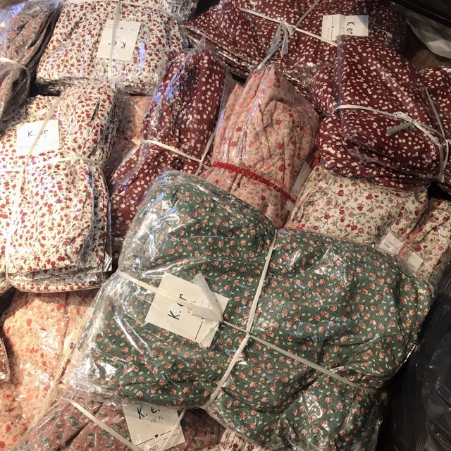 Đầm maxi hoa nhí cổ pha ren- hình thật | BigBuy360 - bigbuy360.vn