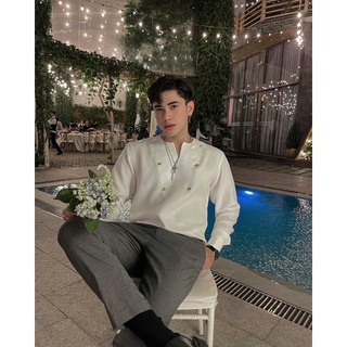 ÁO CỔ V PHỐI NÚT GOLD “PRINCE”