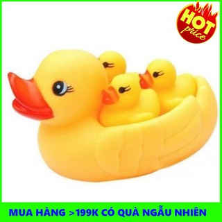 [GIÁ SỈ] Đàn vịt thả bồn tắm cho bé