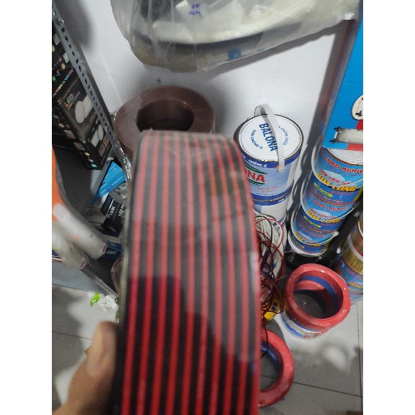 Dây điện đen nhỏ 2 màu
