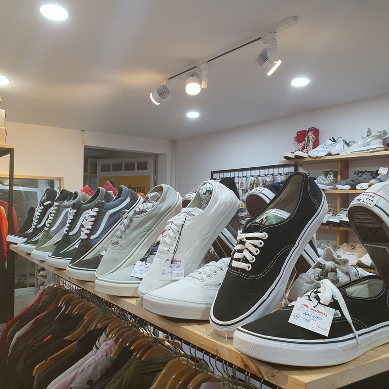 Giày C.V Sneaker Real 2hand Cond 9 | BigBuy360 - bigbuy360.vn